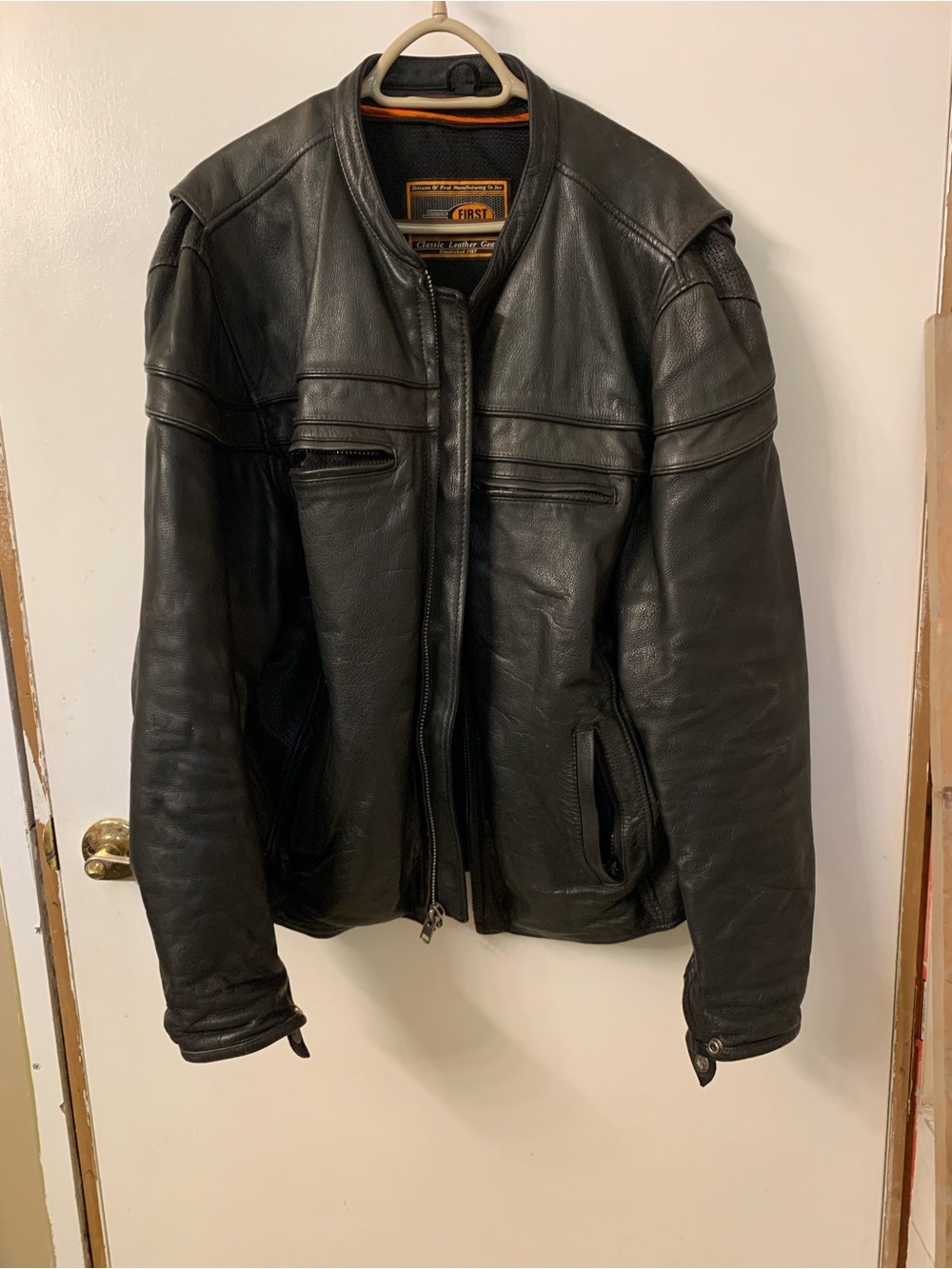 Men's Black Leather Bomber Jacket - Classic Riding Style